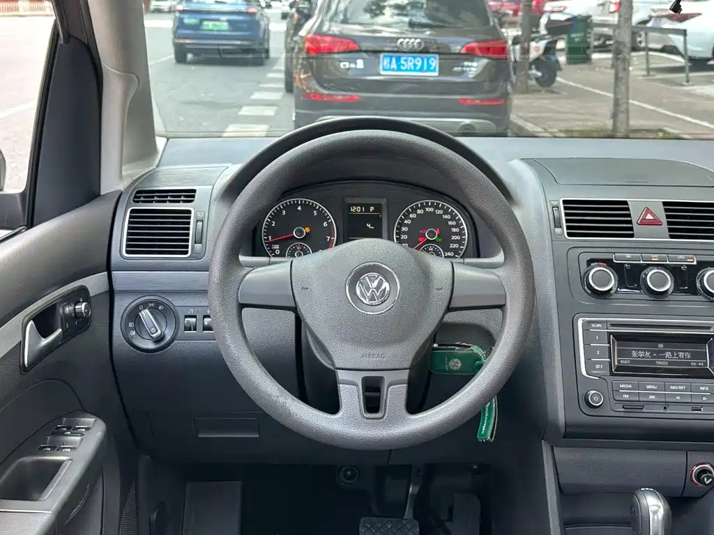 Volkswagen Touran — миниатюра 7