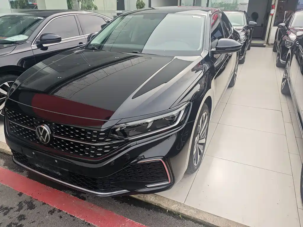 Volkswagen Passat 2023