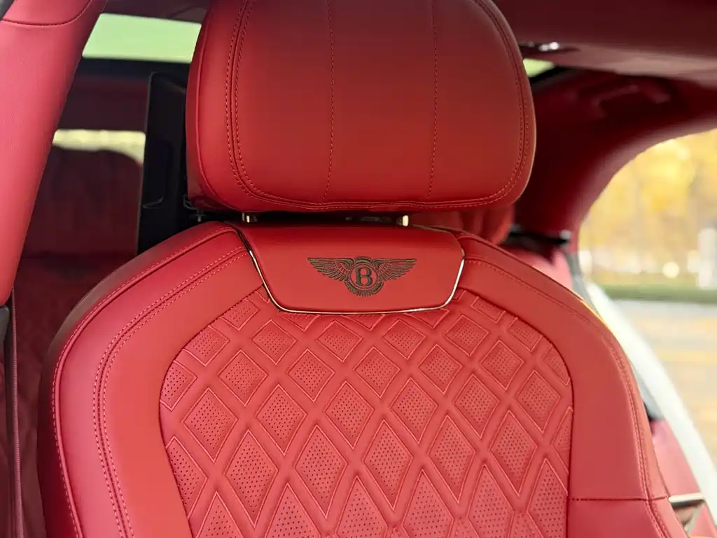 Bentley Flying Spur PHEV — миниатюра 16