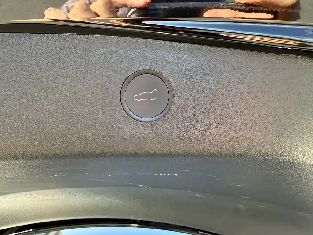 Tesla Model 3 — миниатюра 22
