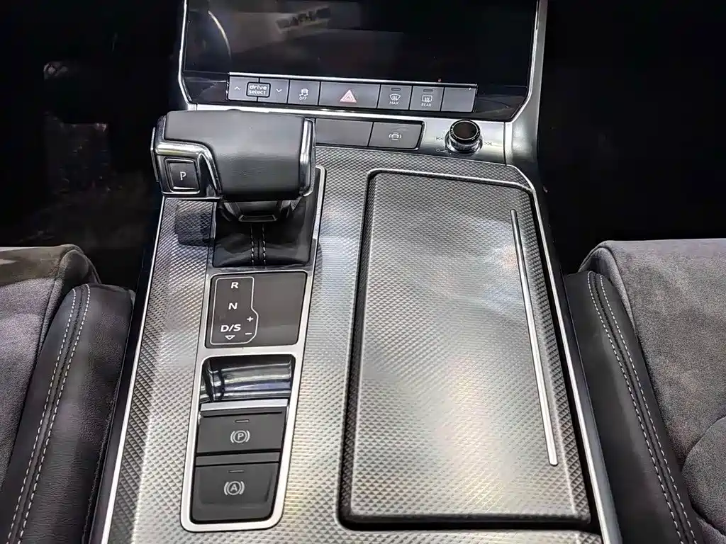 Audi A6L — миниатюра 9