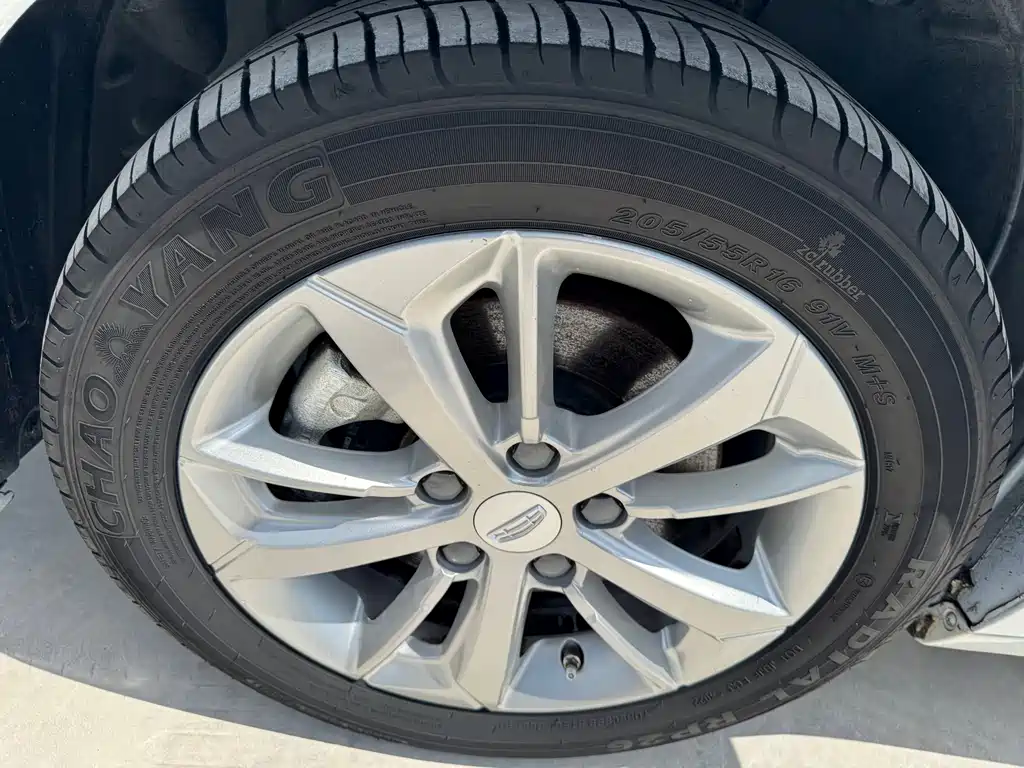 Geely Emgrand GL — миниатюра 14
