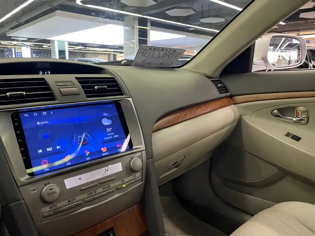 Toyota Camry — миниатюра 20
