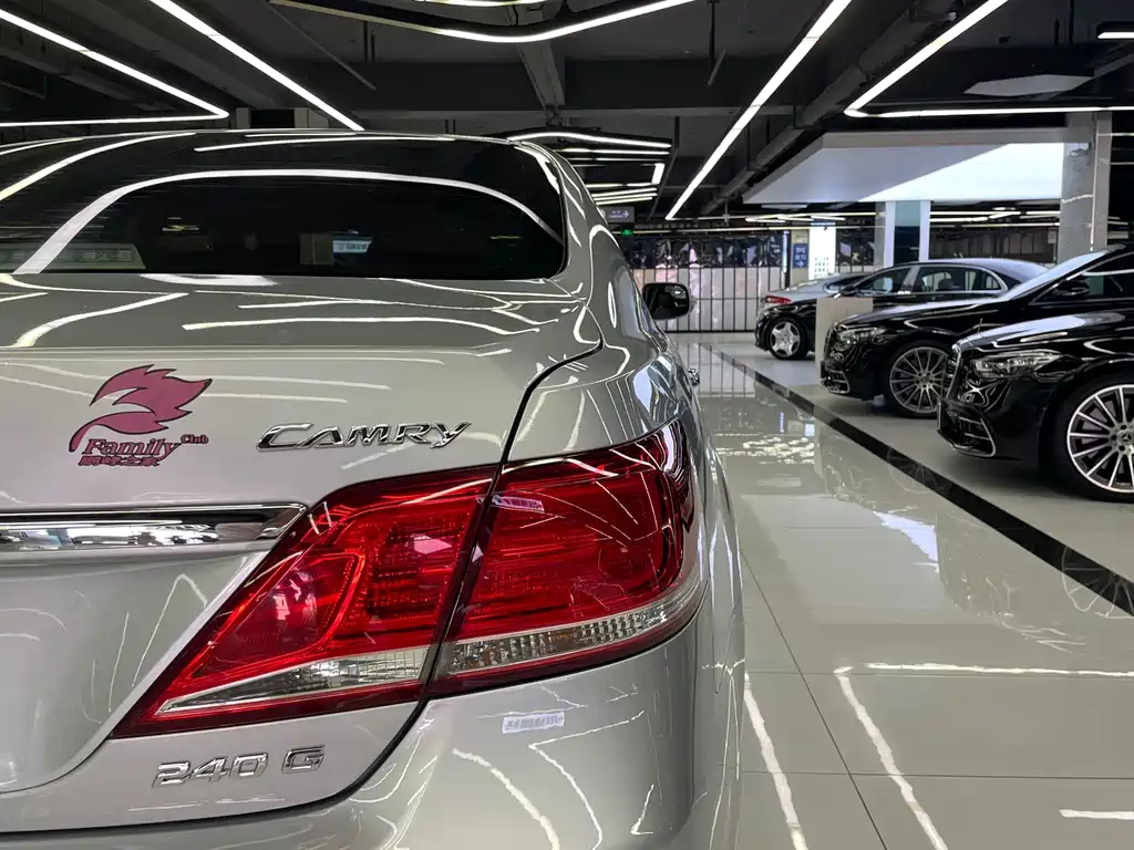 Toyota Camry — миниатюра 42