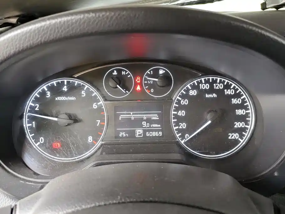 Nissan Tiida — миниатюра 14
