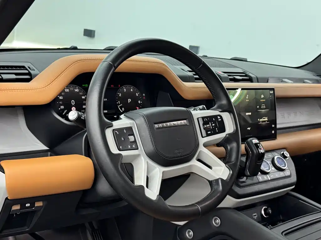 Land Rover Defender — миниатюра 6