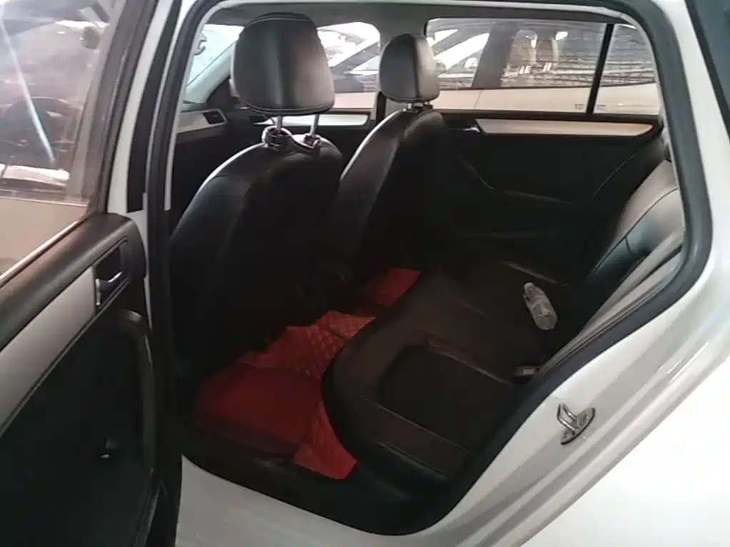 Skoda Rapid Spaceback — миниатюра 17