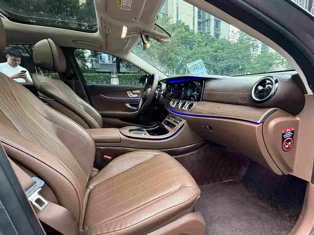 Mercedes-Benz E-Class — миниатюра 8