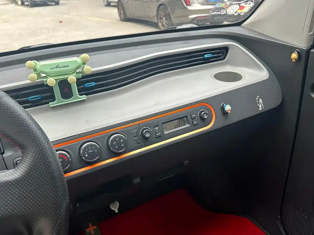 Wuling MINIEV — миниатюра 11