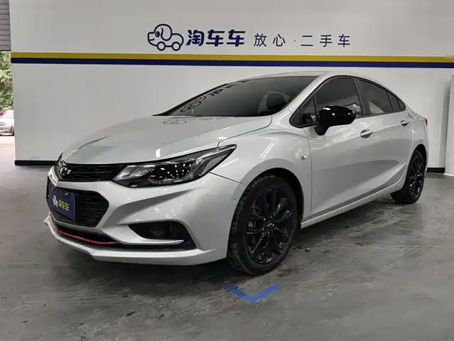 CHEVROLET CRUZE 2018