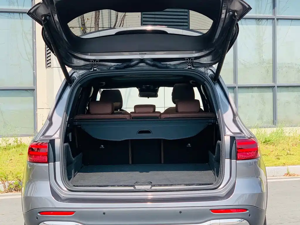 Mercedes-Benz GLB — миниатюра 23