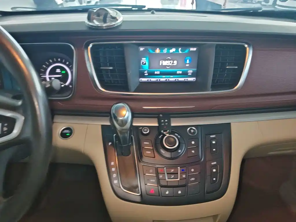 Buick GL8 — миниатюра 13
