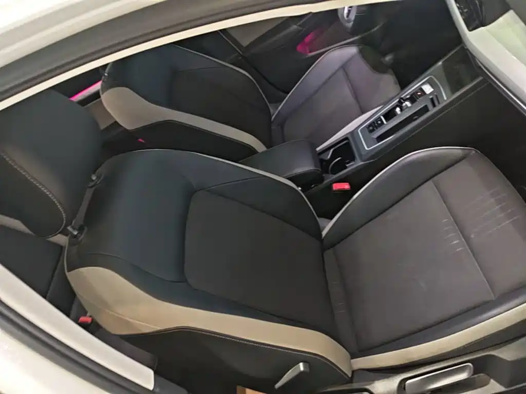 Volkswagen Golf — миниатюра 25