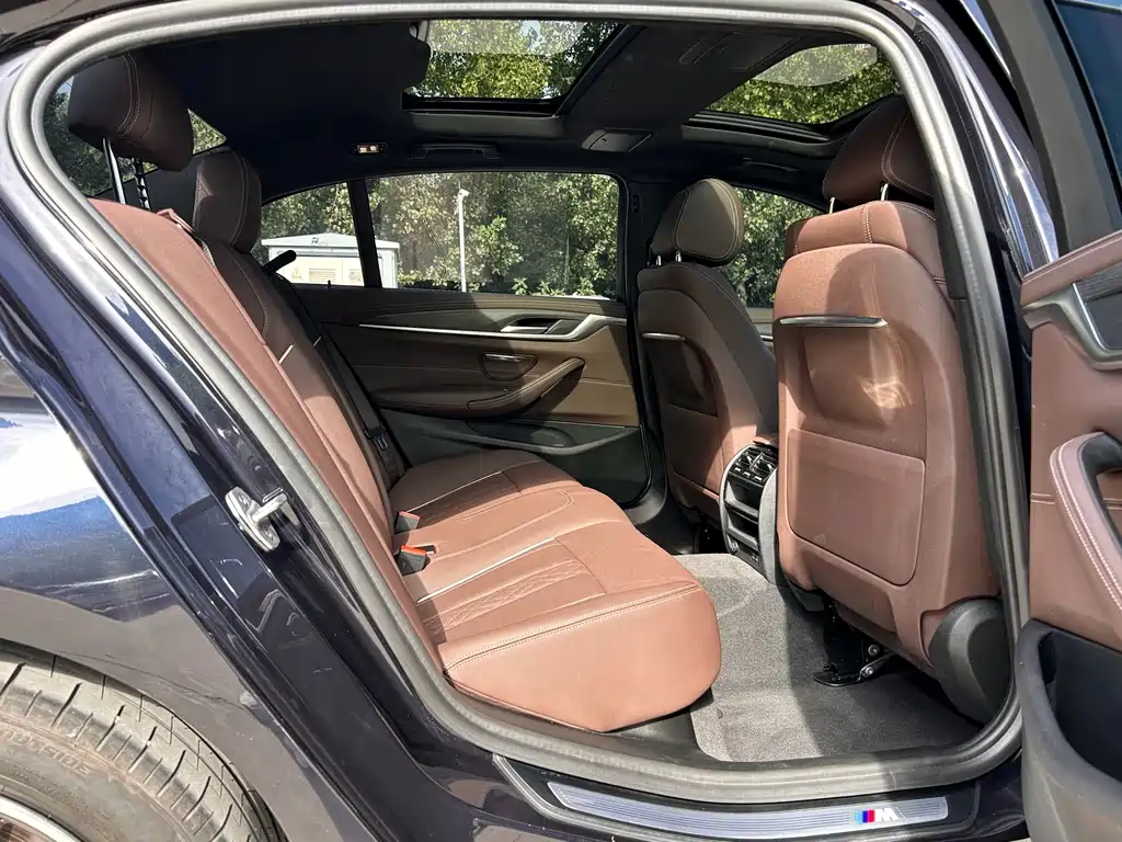 BMW 5 Series New Energy — миниатюра 14