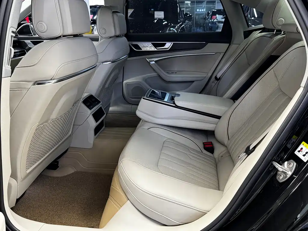 Audi A6L — миниатюра 10