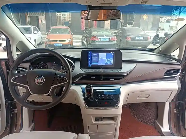 Buick GL8 — миниатюра 7
