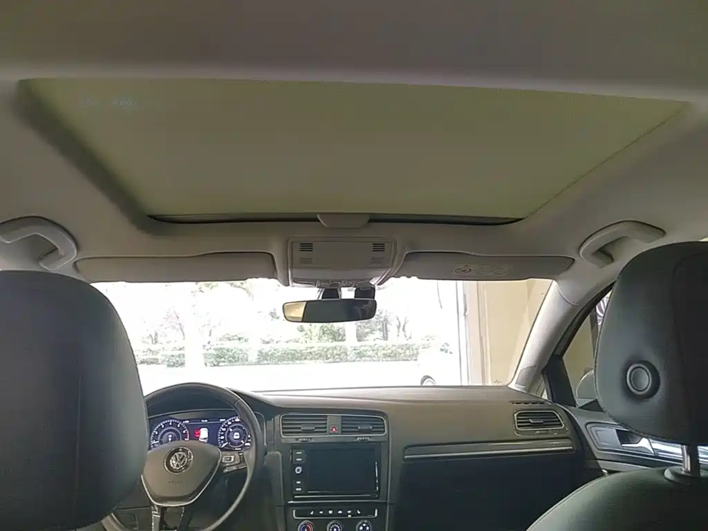 Volkswagen Golf — миниатюра 18