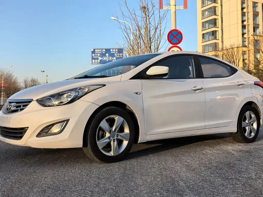Hyundai Elantra Langdong 2013
