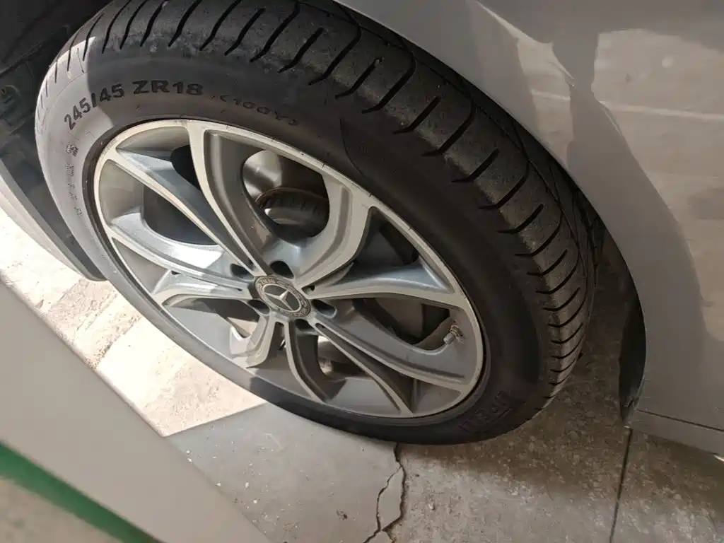 Mercedes-Benz E-Class — миниатюра 23