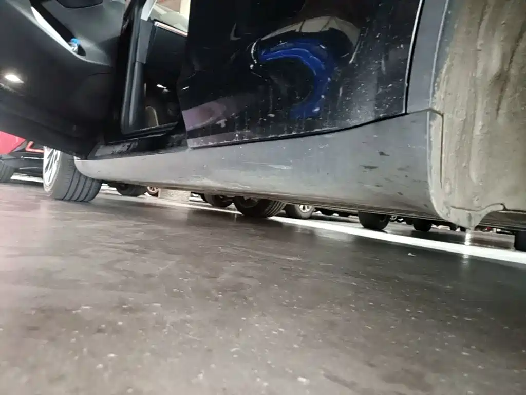 Tesla Model Y — миниатюра 22