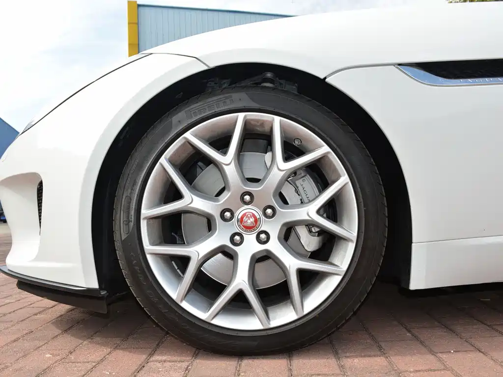 Jaguar F-TYPE — миниатюра 10