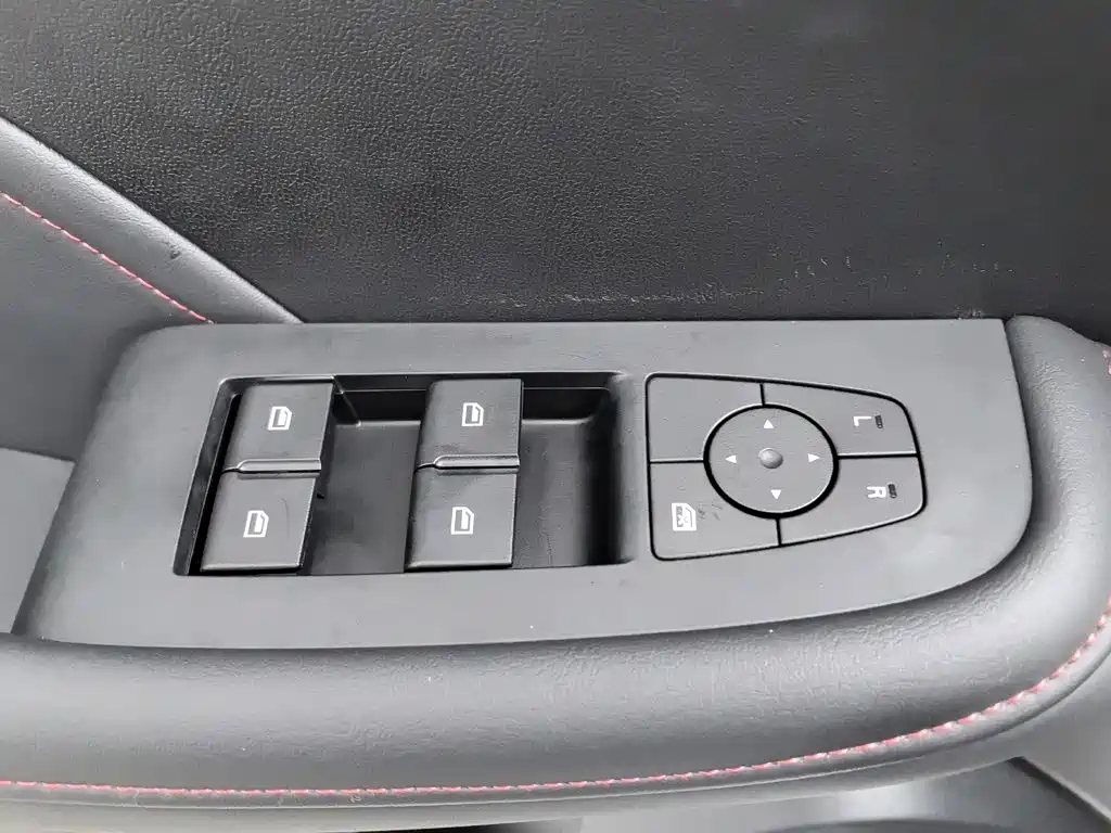 Roewe i5 — миниатюра 9