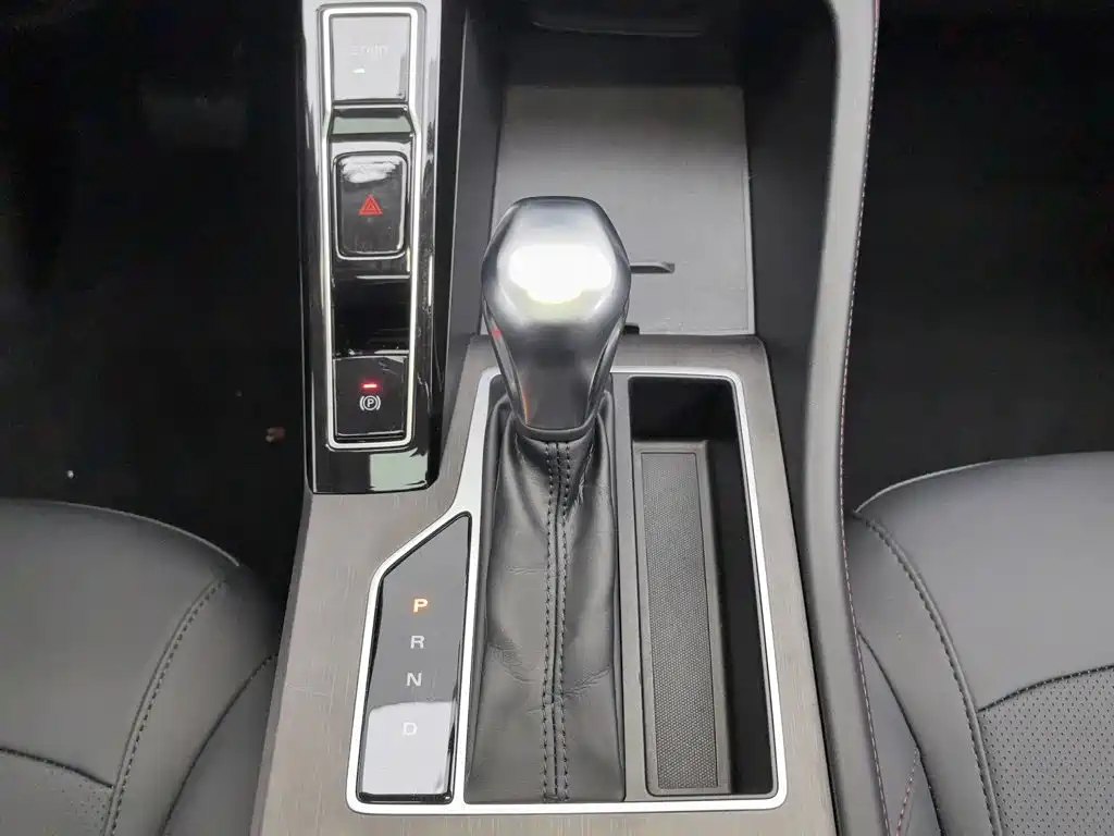 Roewe i5 — миниатюра 13