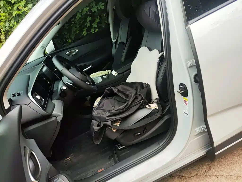 BYD Sealion 05 EV — миниатюра 11