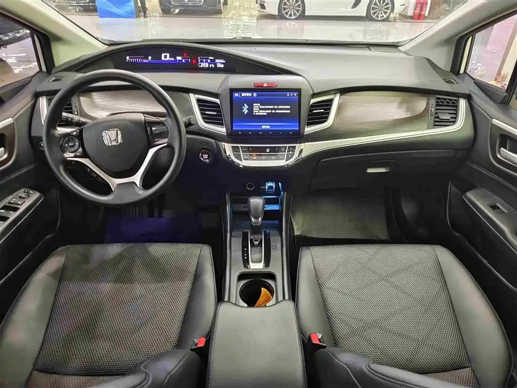 Honda Jade — миниатюра 6