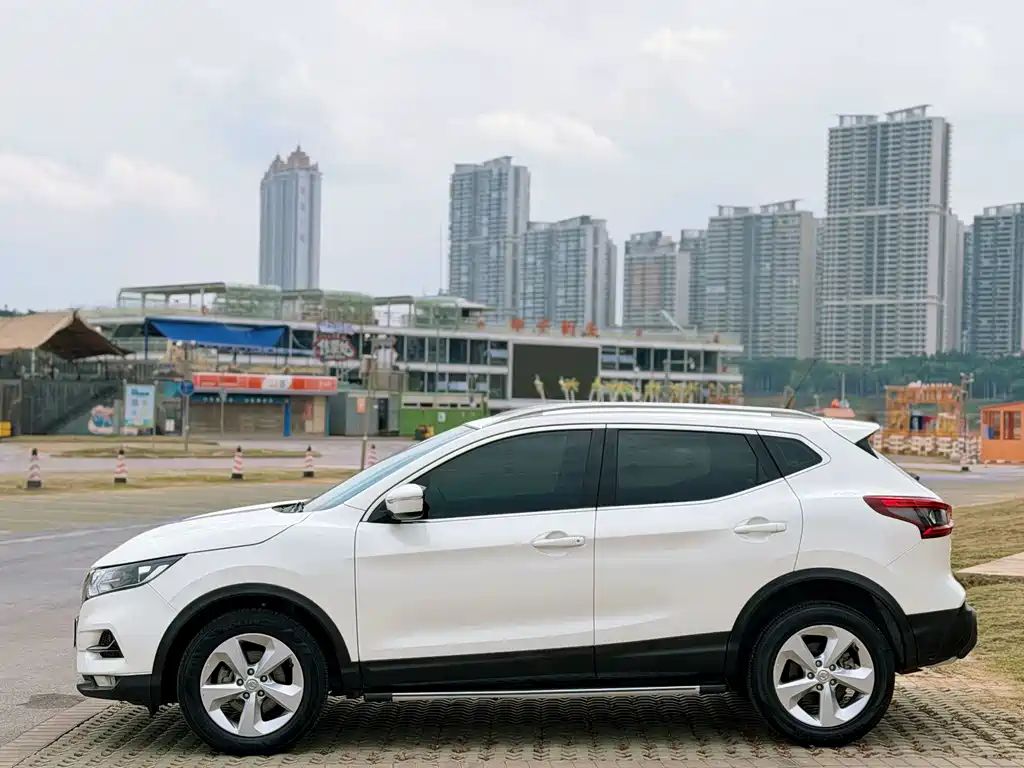 Nissan Qashqai — миниатюра 7