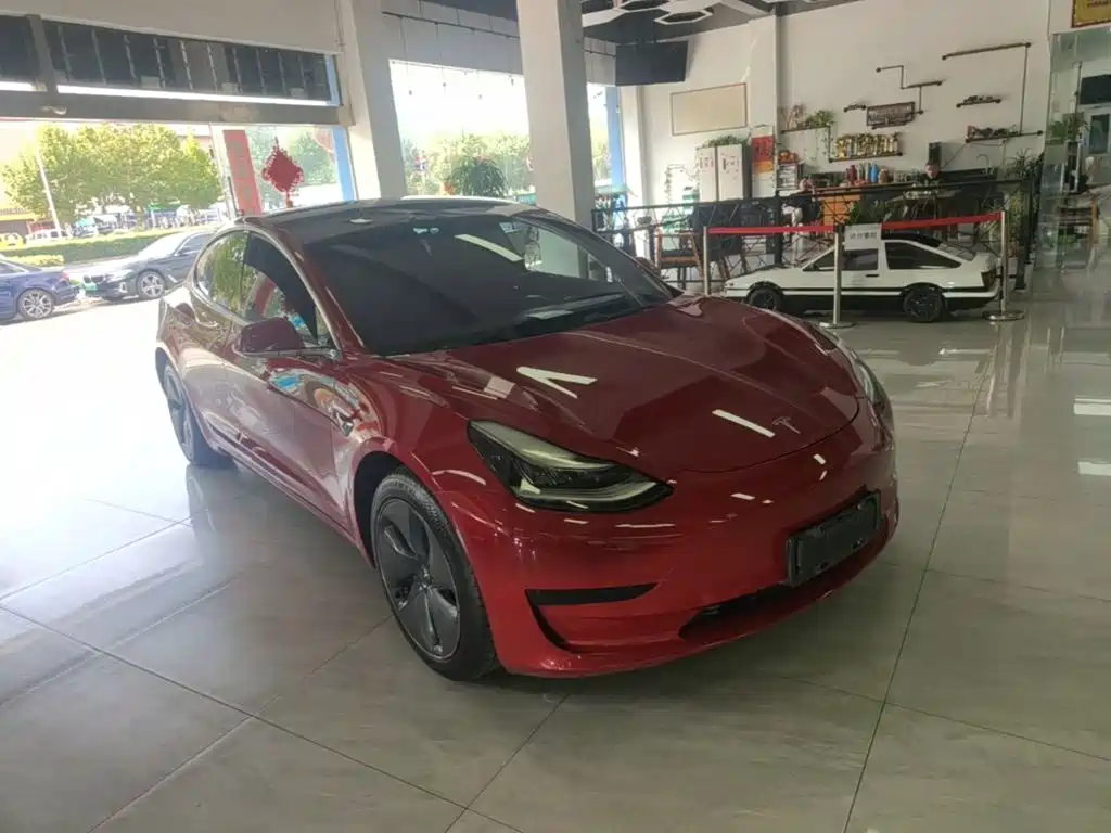 Tesla Model 3 — миниатюра 4