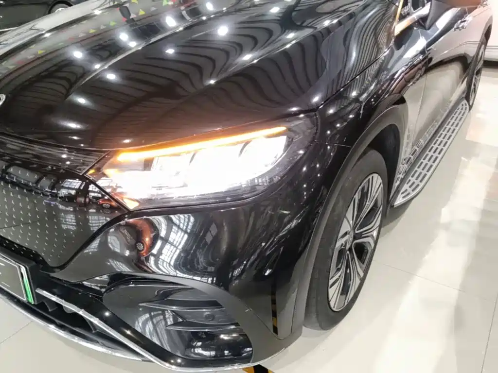 Mercedes-Benz EQE SUV — миниатюра 24