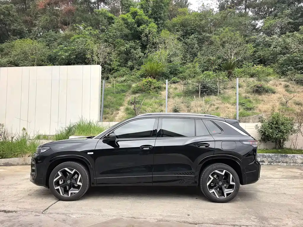 Volkswagen 探岳L PHEV — миниатюра 4