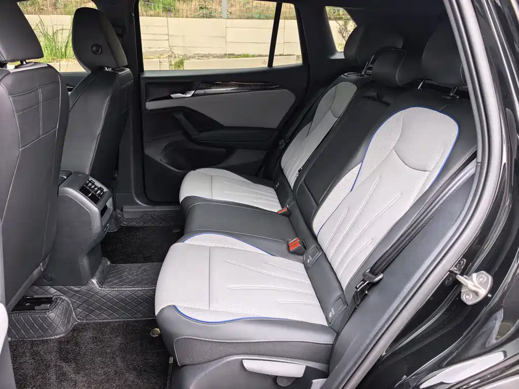 Volkswagen 探岳L PHEV — миниатюра 10
