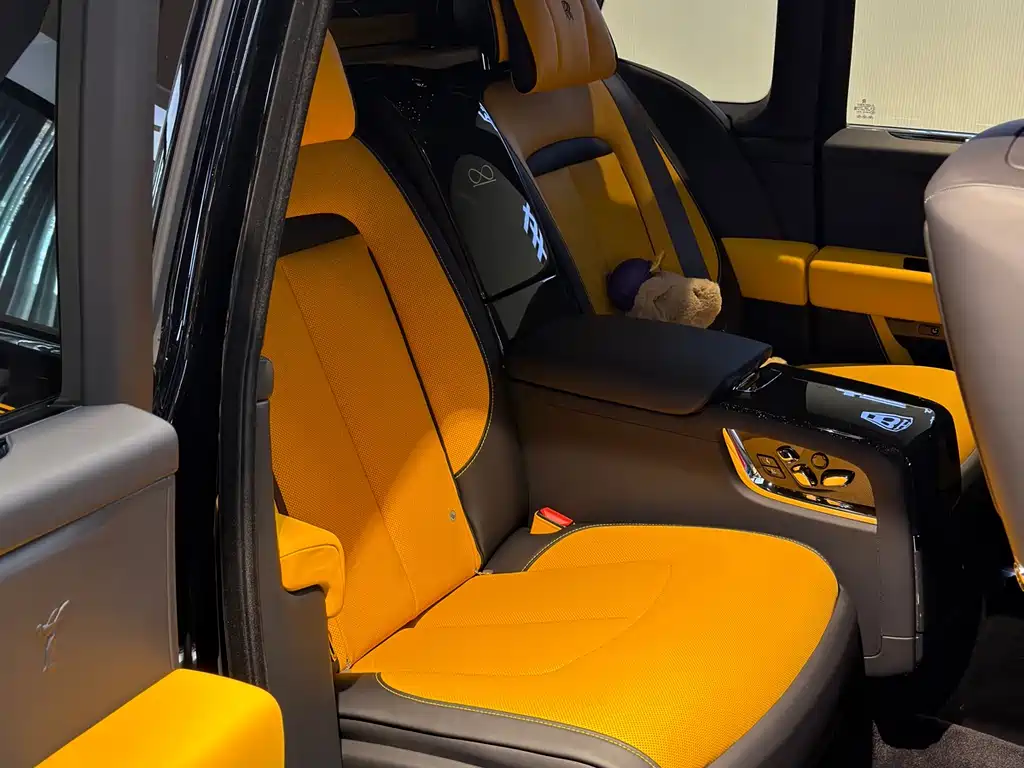 Rolls-Royce Cullinan 2025 Black Badge