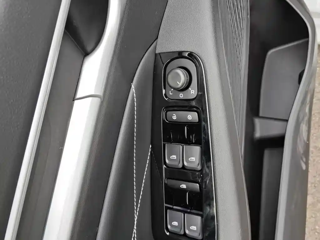 Geely Emgrand — миниатюра 12