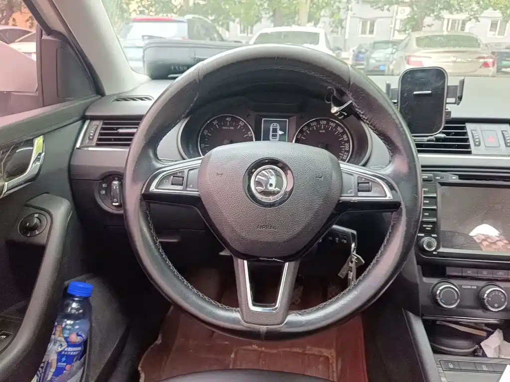 Skoda Octavia — миниатюра 11