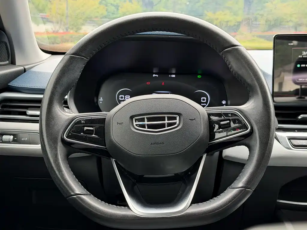 Geely Emgrand — миниатюра 15