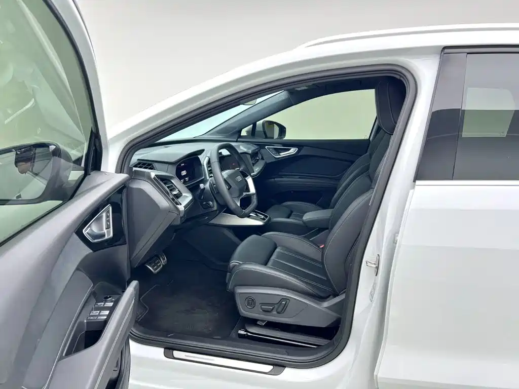 Audi Q4 e-tron — миниатюра 10