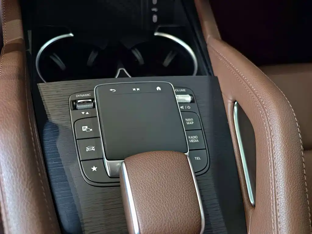 Mercedes-Benz GLE (Import) — миниатюра 36