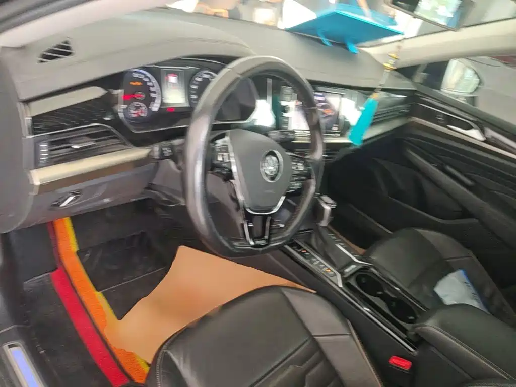 Volkswagen Passat PHEV — миниатюра 15