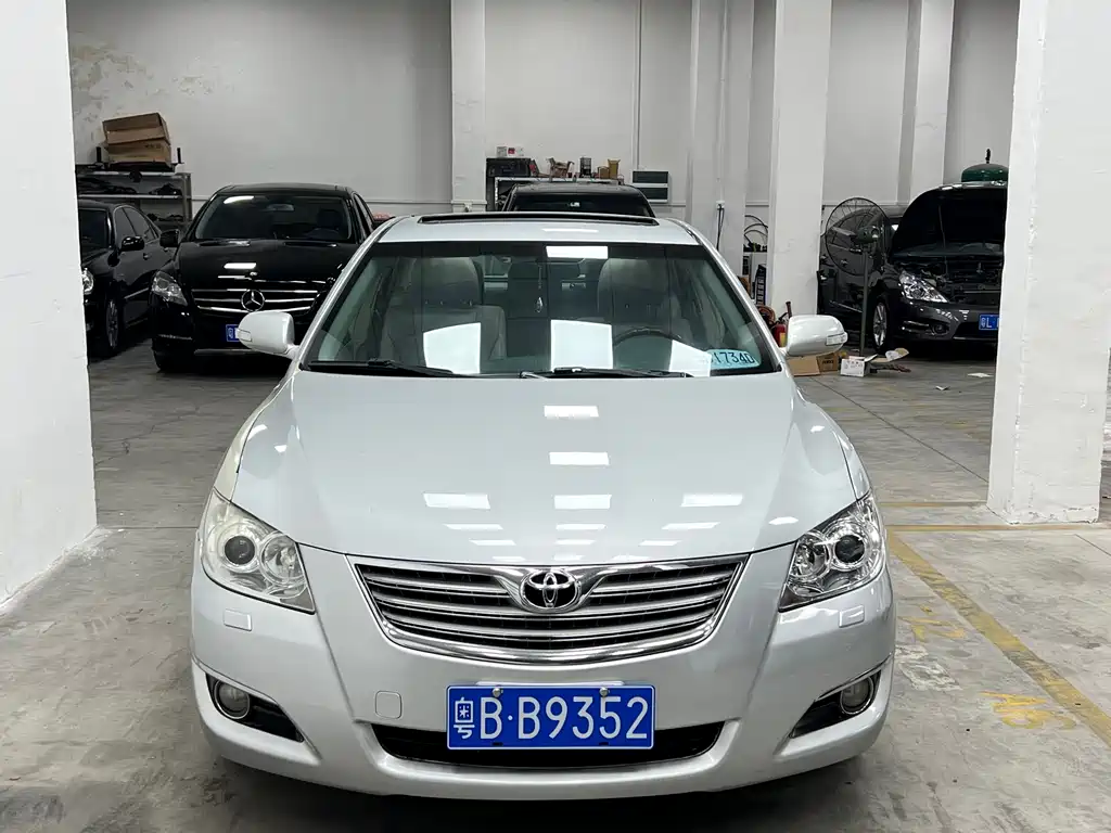 Toyota Camry — миниатюра 2