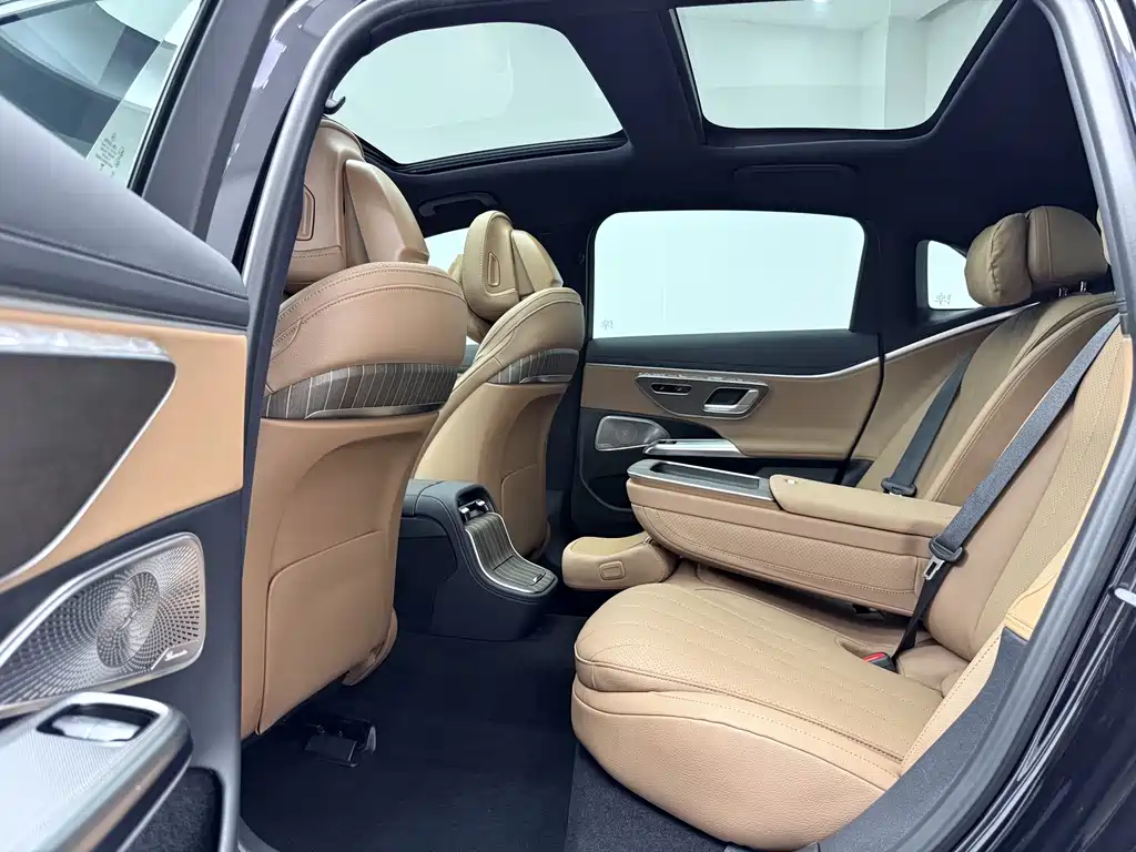 Mercedes-Benz E-Class — миниатюра 25