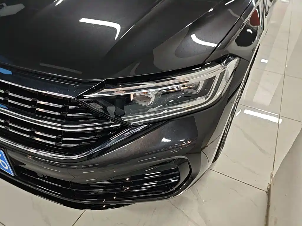 Volkswagen Sagitar — миниатюра 24