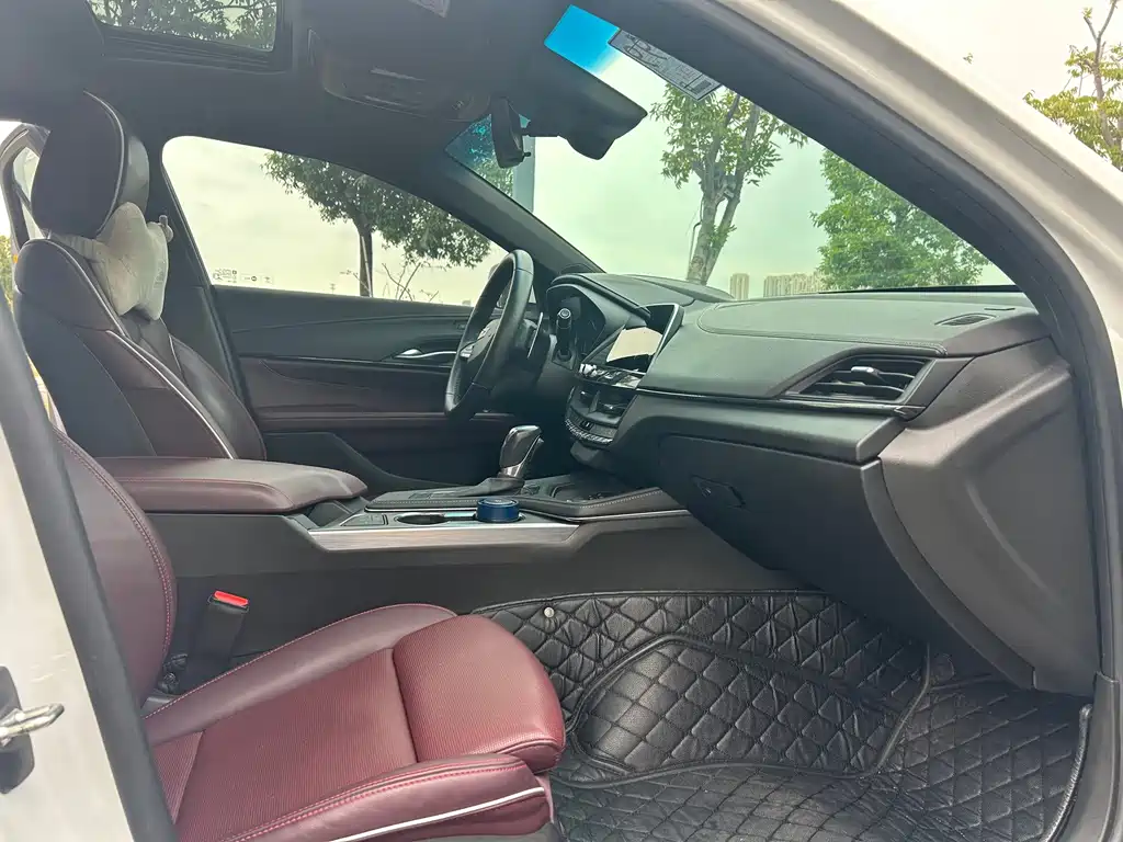 Cadillac CT4 — миниатюра 7