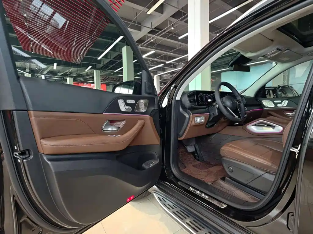 Mercedes-Benz GLE (Import) — миниатюра 27