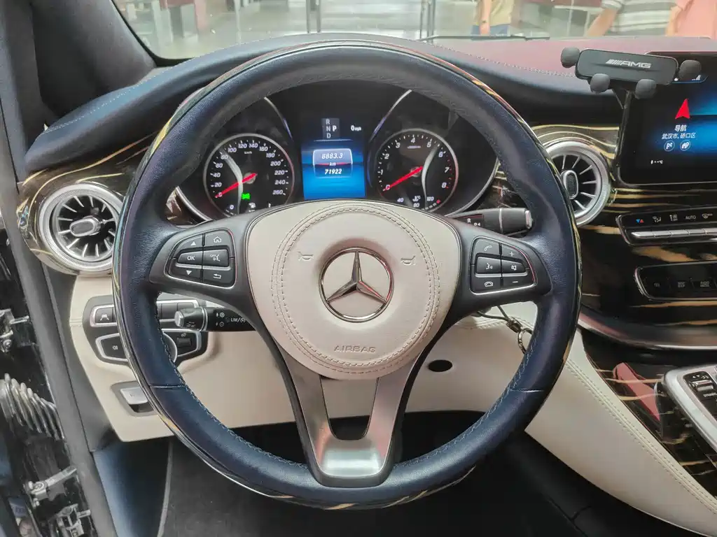Mercedes-Benz V-Class — миниатюра 10