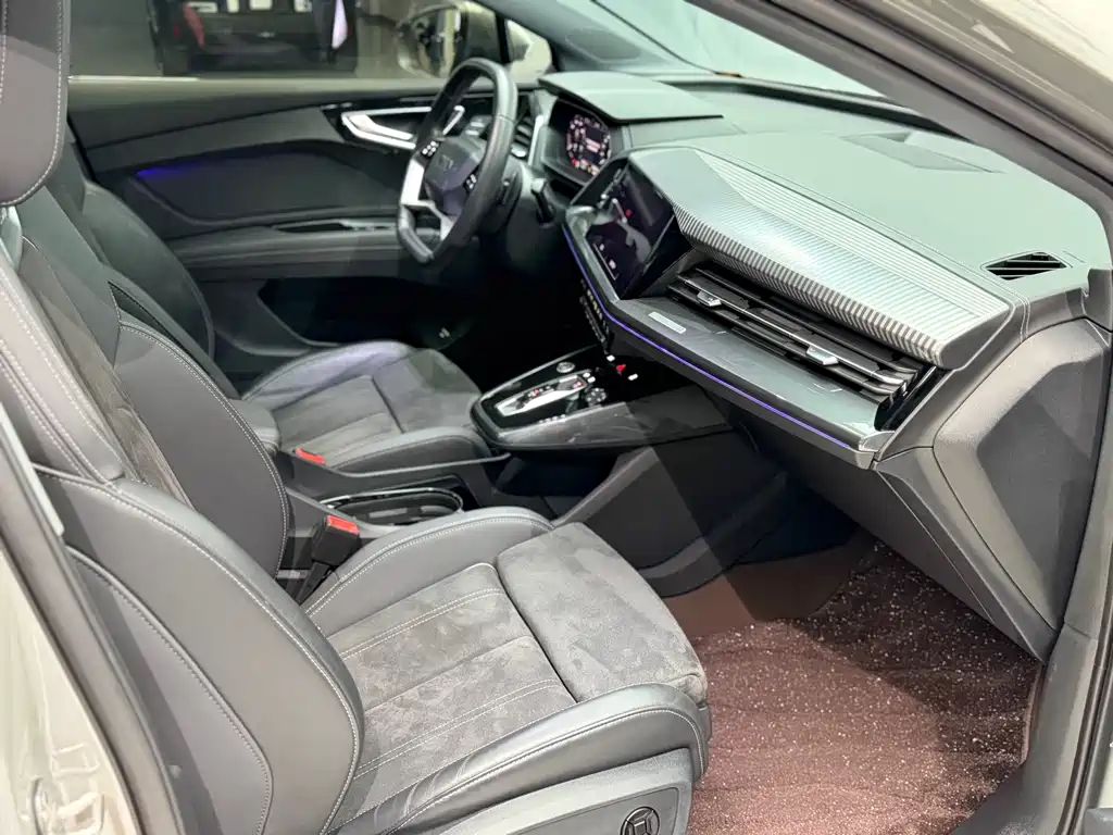 Audi Q4 e-tron — миниатюра 18