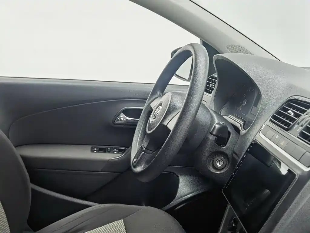 Volkswagen Polo — миниатюра 22