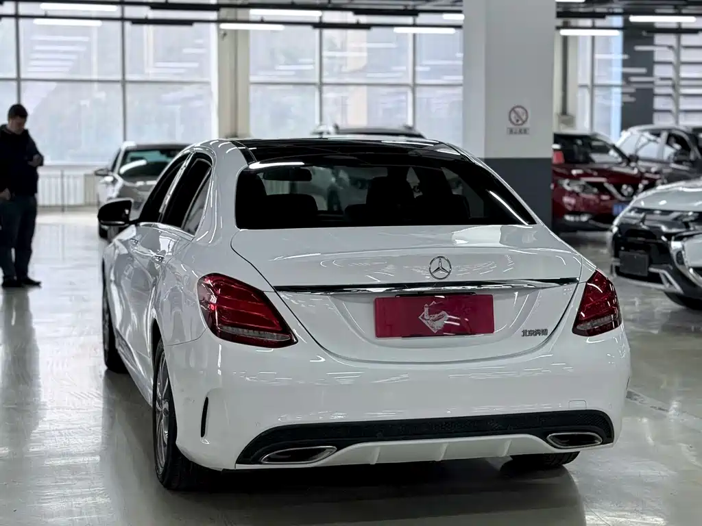 Mercedes-Benz C-Class — миниатюра 16